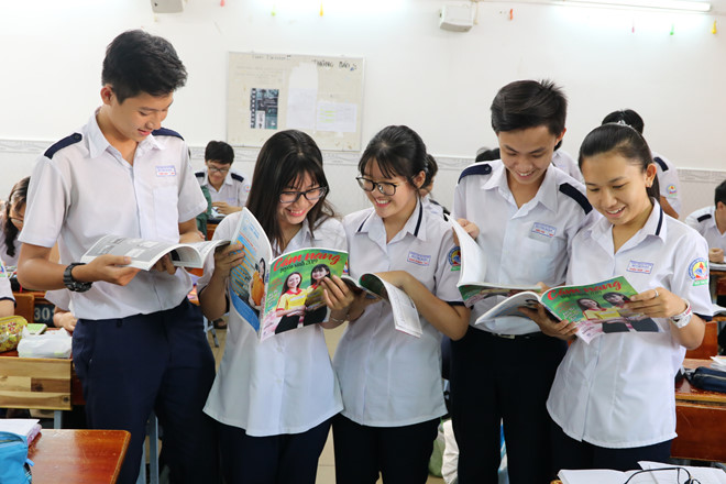 hoc sinh lop 12 thpt bui thi