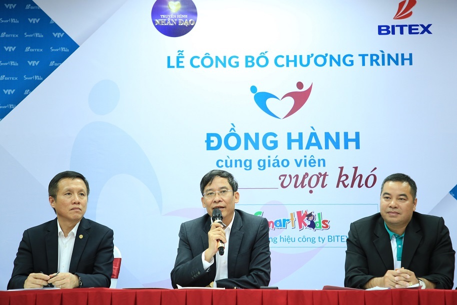 dong hanh cung giao vien vuot kho