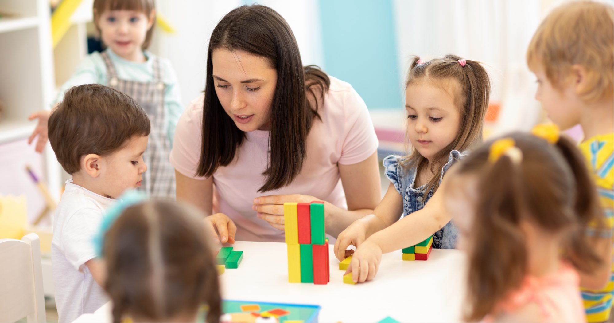 7 ky nang can day cho tre mam non